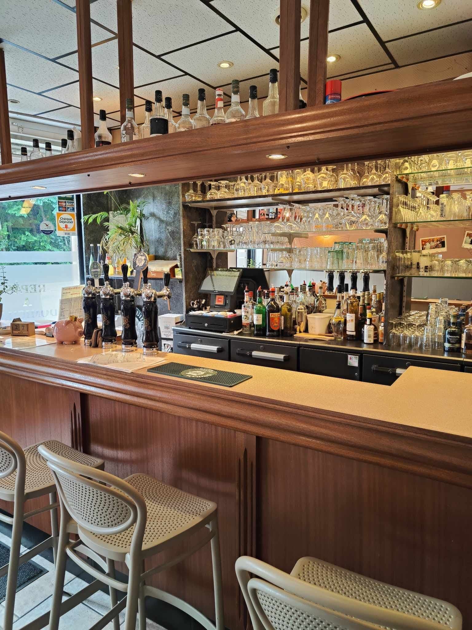 bar